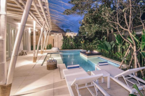 Отель Villa Sari at Sandy Bay  Lembongan